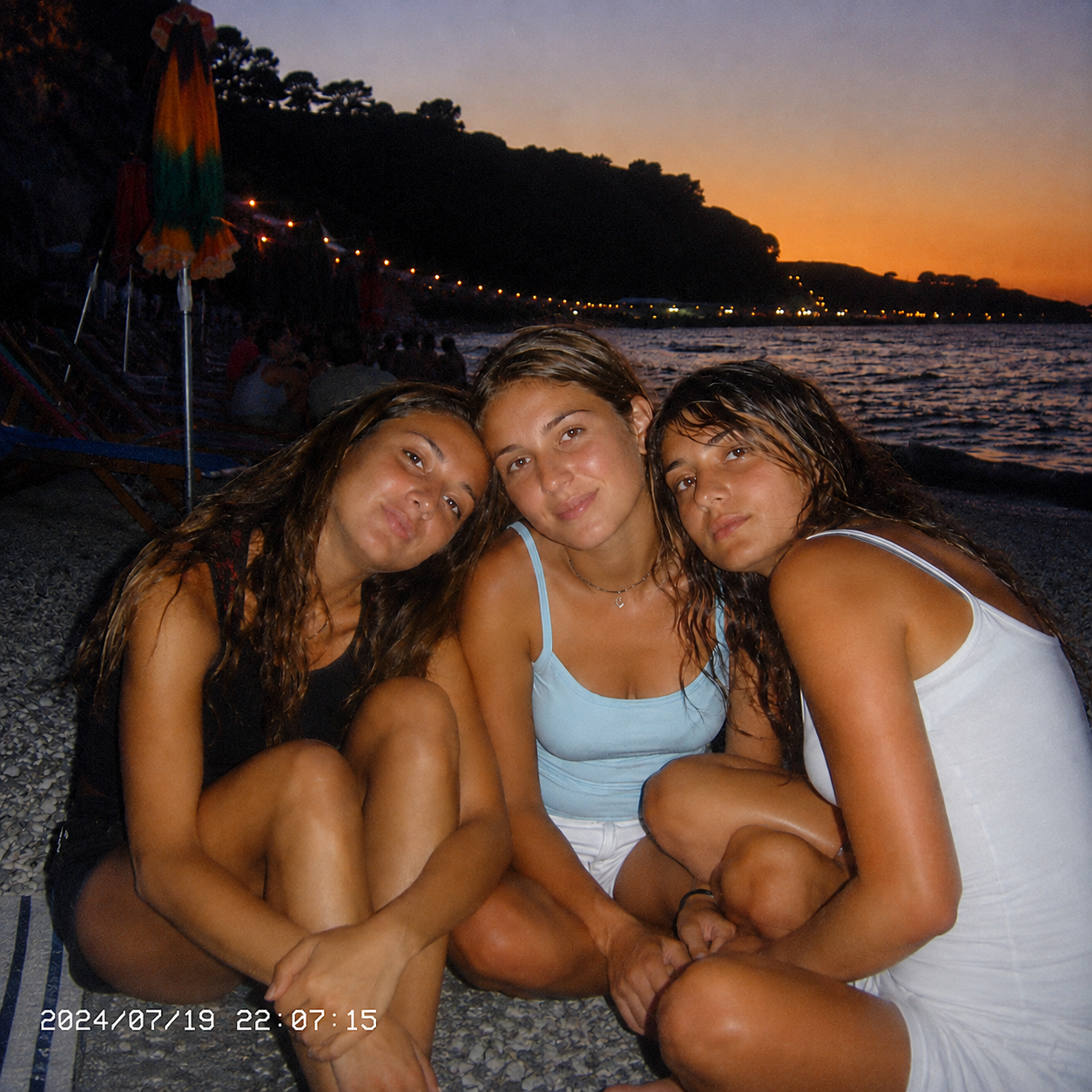 Flashback Cam™ | Scatta come nei 2000
